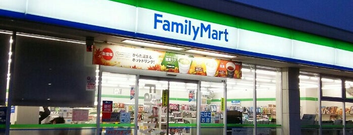 FamilyMart is one of EV friendly venues in Japan.
