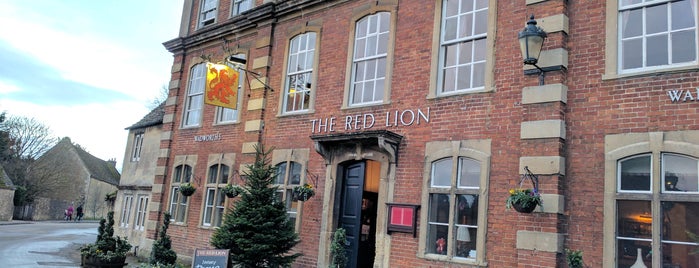 The Red Lion is one of Guide to Lacock's best spots.
