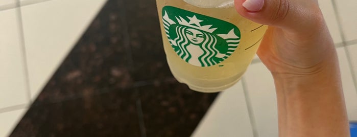 Starbucks is one of Omerさんの保存済みスポット.