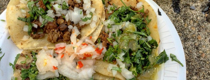 Tacos "El Chilango" is one of Lugares favoritos de Mike.