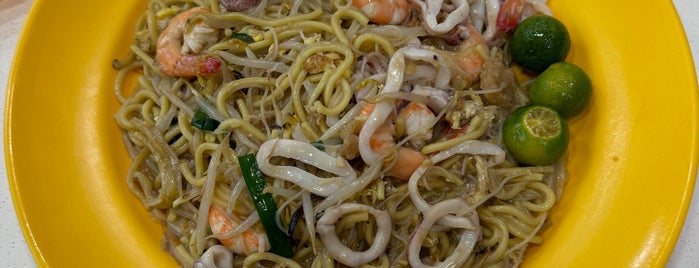 Geylang Lorong 29 Fried Hokkien Mee is one of Places to go with Abi.