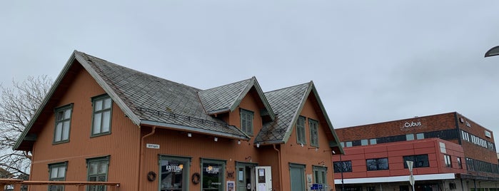 Huset Kafè is one of Lofoten Island.