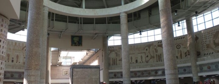 Yenikapı Tren İstasyonu is one of สถานที่ที่ Samet ถูกใจ.