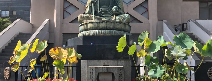洞雲山 東禅寺 is one of 浅草.