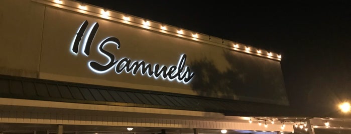 Two Samuels Restaurant is one of Lugares favoritos de Jeremy.