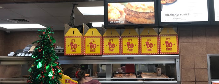Bojangles' Famous Chicken 'n Biscuits is one of Lugares favoritos de Jeremy.