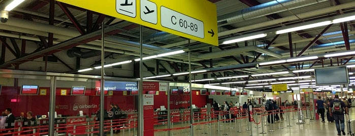 Terminal C is one of Lugares favoritos de Kristian.