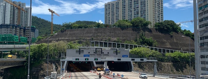 Cheung Tsing Tunnel is one of Kevinさんのお気に入りスポット.