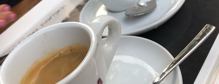 Costa Coffee is one of My Lebanon Fav spots.