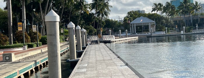 Riverwalk Fort Lauderdale, Inc. is one of Tori's Saved Places.