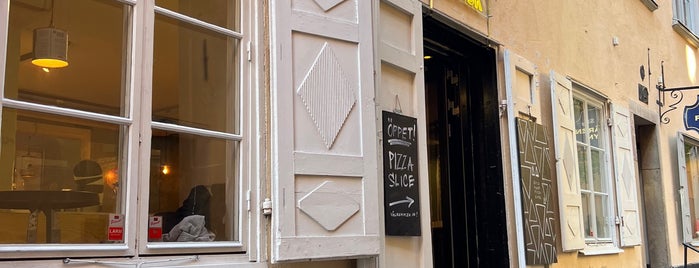 goose alley pizza kiosk is one of Stockholm.