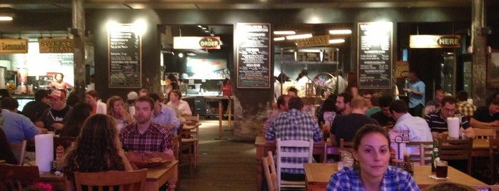 Hill Country Barbecue Market is one of Lieux qui ont plu à Matrika.