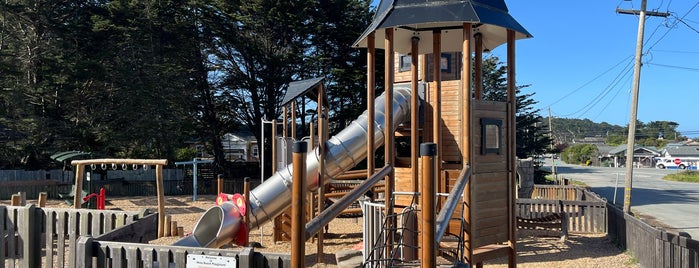 Moss Beach Park is one of Parks & Playgrounds (Peninsula & beyond).