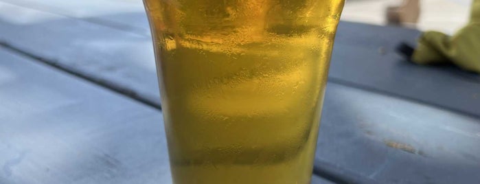 Laguna Beach Beer Company - Laguna Beach is one of Wesley'in Beğendiği Mekanlar.