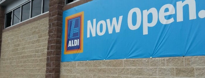 Aldi is one of A.J.さんのお気に入りスポット.