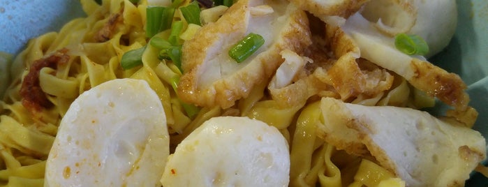 潮阳手工鱼丸果條麵汤 Chao Yang Fishball Noodles is one of สถานที่ที่ Ian ถูกใจ.