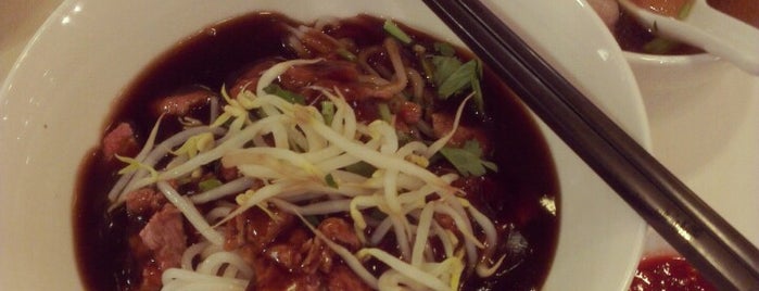 Scotts Beef Noodles is one of Locais curtidos por Ian.