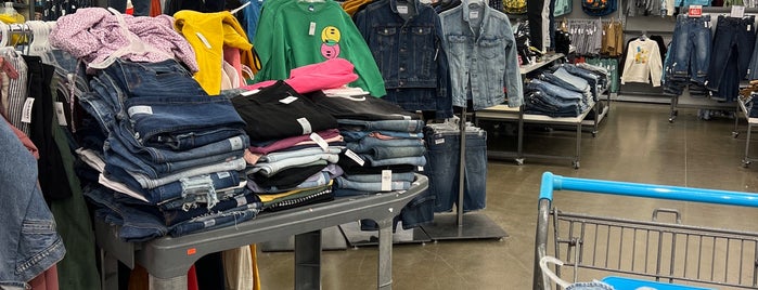 Old Navy is one of Places I like to go.