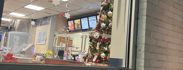 White Castle is one of The 7 Best Places for Strawberry Smoothies in Columbus.