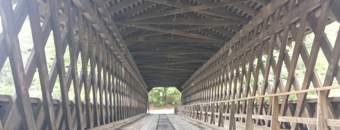 Washington W King Covered Bridge is one of สถานที่ที่ Lizzie ถูกใจ.