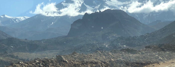 Andes Mountains is one of Tempat yang Disukai Rosana.