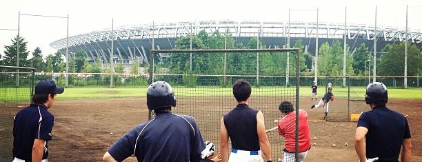 調布基地跡地運動広場 is one of サッカー練習場・競技場（関東・有料試合不可能）.