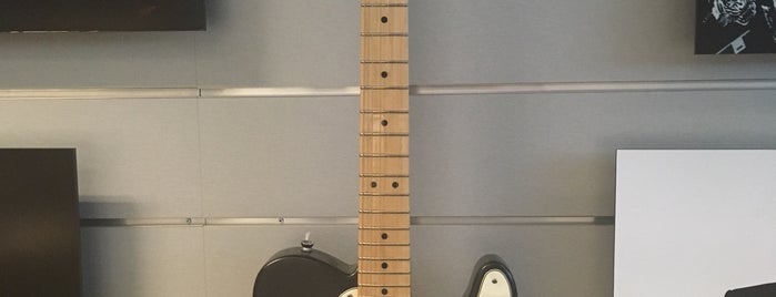 Fender Musical Instruments Corp is one of Paul : понравившиеся места.