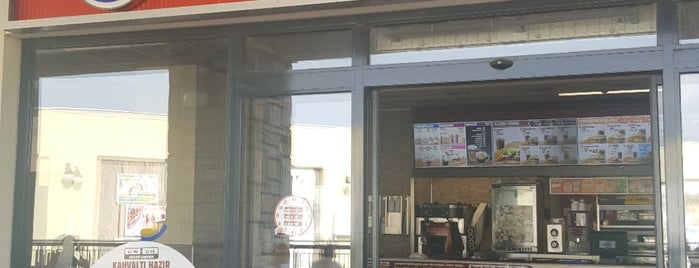 Burger King is one of Tempat yang Disukai Özgür.