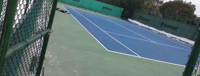 Kemerköy Tenis Klübü is one of Betulさんのお気に入りスポット.