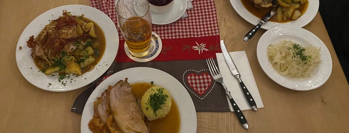 Bayrisches Haus am Dom is one of Augsburg Biergärten beergardens.