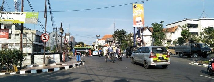 Monument Jembatan merah is one of Sparkling Surabaya.