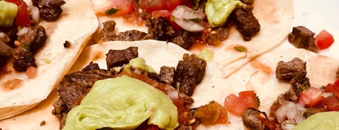 El Burrito Grill is one of Tempat yang Disukai Ryan.