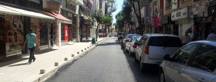 19 Mayıs Caddesi is one of AVM'ler.