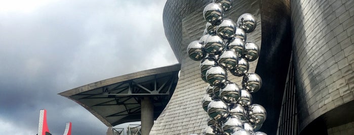 Guggenheim Museum Bilbao is one of The Seven Ten Split Bagde.