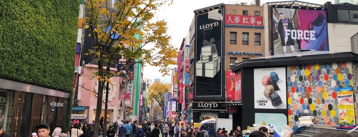 Myeong-dong is one of Seoul.