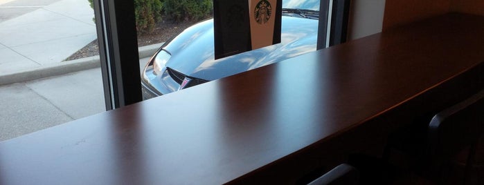 Starbucks is one of Orte, die Bradley gefallen.