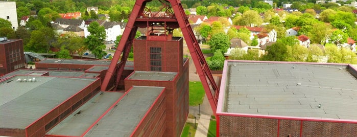 Schacht XII Zeche Zollverein is one of สถานที่ที่ Kubuś ถูกใจ.