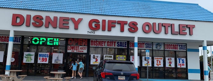 Disney Gifts Outlet is one of Lo mejor.