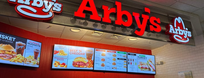 Arby's is one of Enriqueさんのお気に入りスポット.