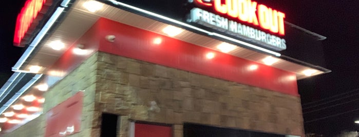 Cook Out is one of สถานที่ที่ Lizzie ถูกใจ.