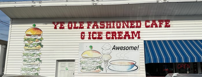 Ye Ole Fashioned Ice Cream and Sandwich Cafe is one of Charleston Wieners.