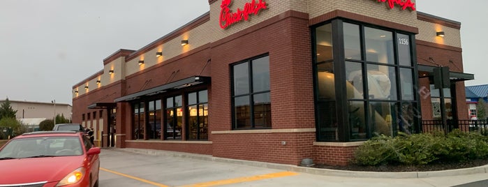 Chick-fil-A is one of สถานที่ที่ Chester ถูกใจ.