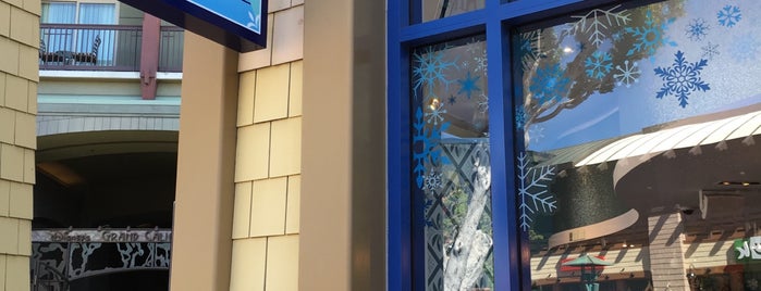 Anna & Elsa's Boutique is one of Michaelさんのお気に入りスポット.