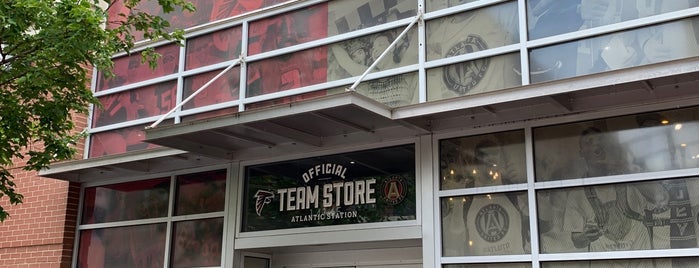 Atlanta United Team Store is one of Orte, die Dennis gefallen.