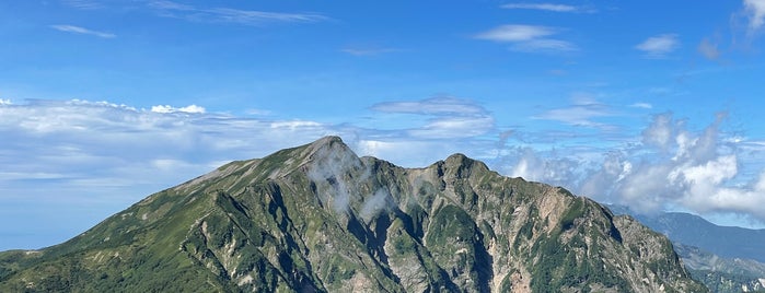 爺ヶ岳中峰 is one of 日本の🗻ちゃん(⌒▽⌒).