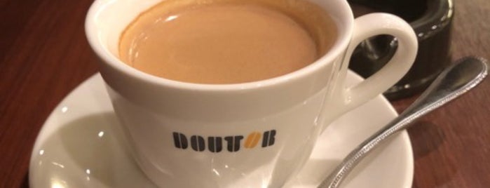 Doutor Coffee Shop is one of 食事.