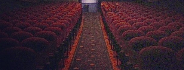 Elvis Cinemas is one of Tempat yang Disukai Matthew.