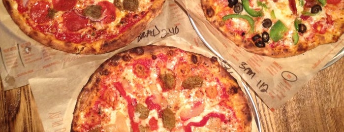 Blaze Pizza is one of Posti che sono piaciuti a Jenn.