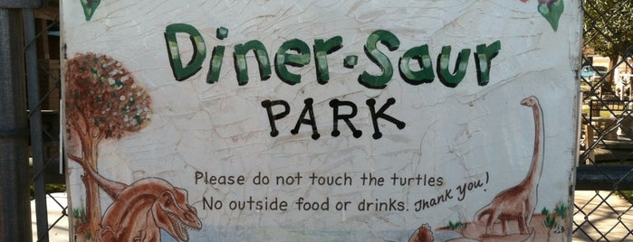 Diner-Saur Park is one of Tempat yang Disimpan Amanda.