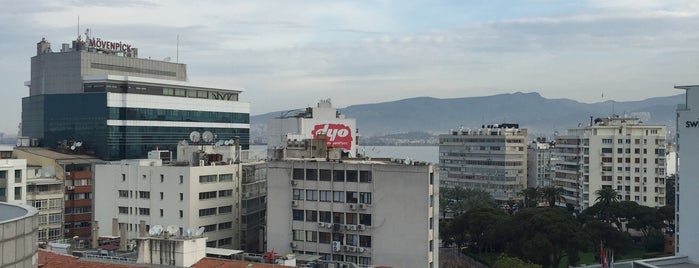 Renaissance Izmir Hotel is one of Otel.
